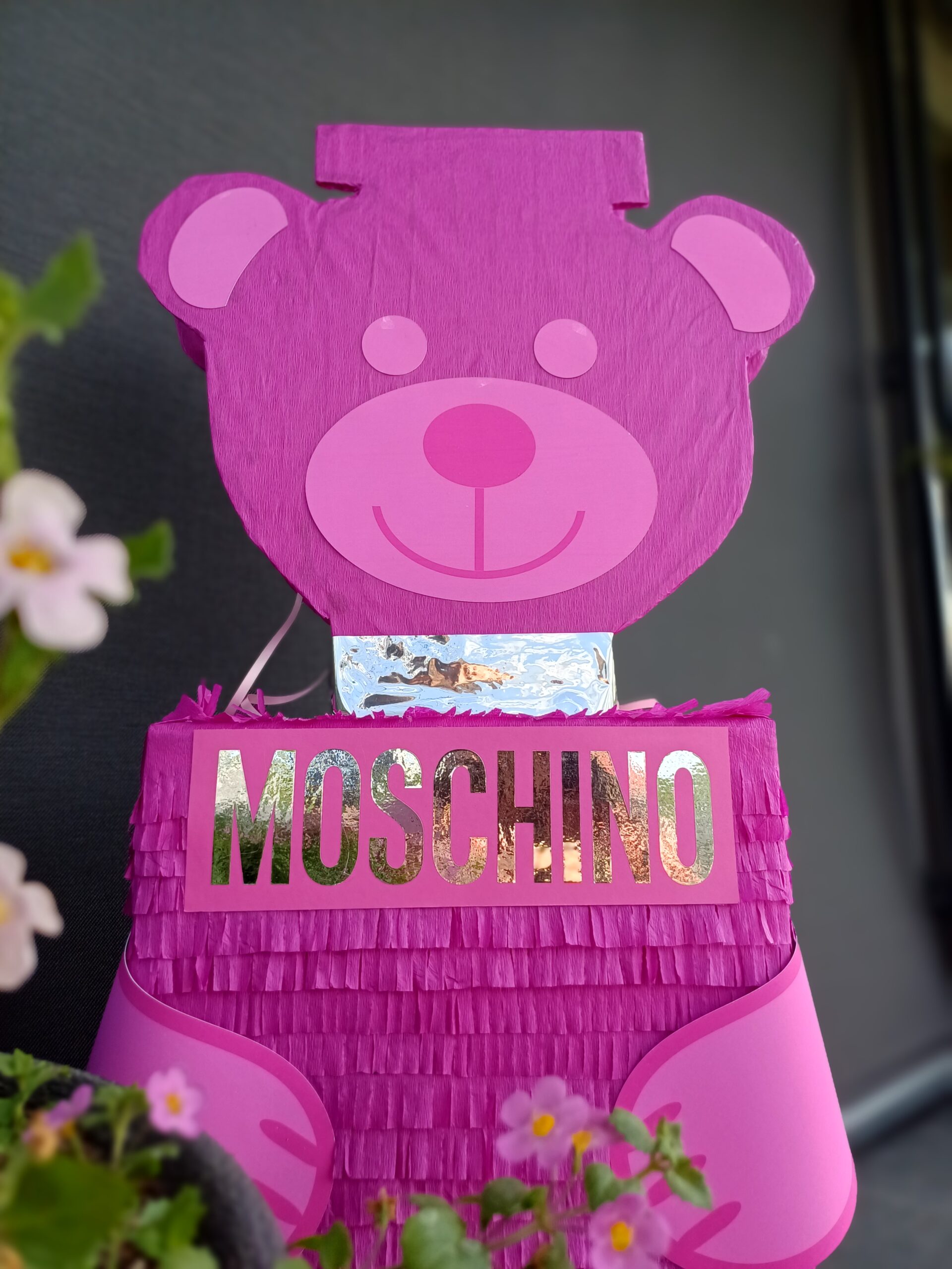 "Moschino" pinjata