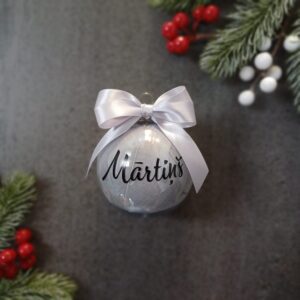 Personalizēta eglīšu bumba ar spalvām 2026