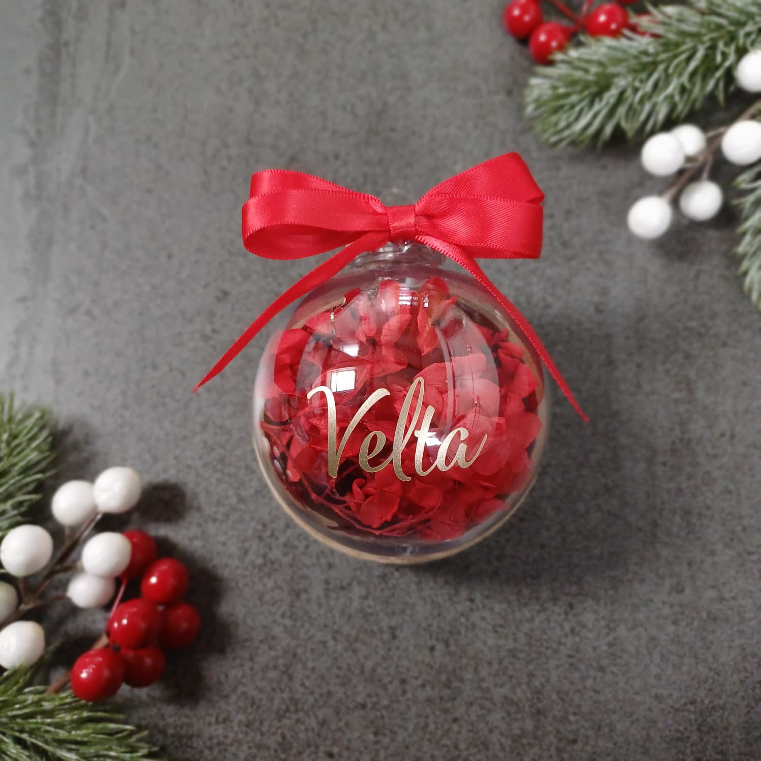 Personazliēta eglīšu bumba ar hortenziju 2026