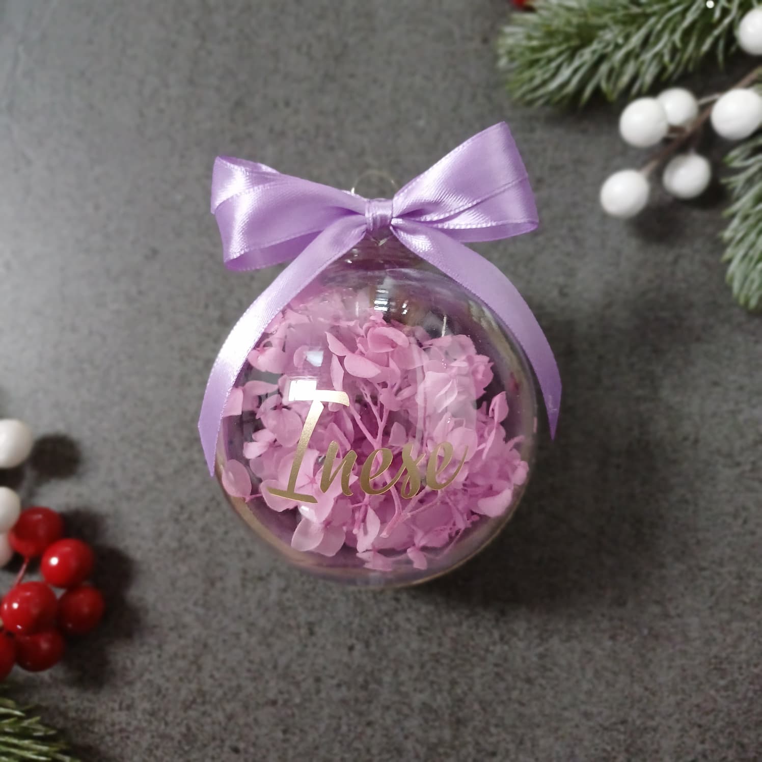 Personazliēta eglīšu bumba ar hortenziju 2026 - Image 3