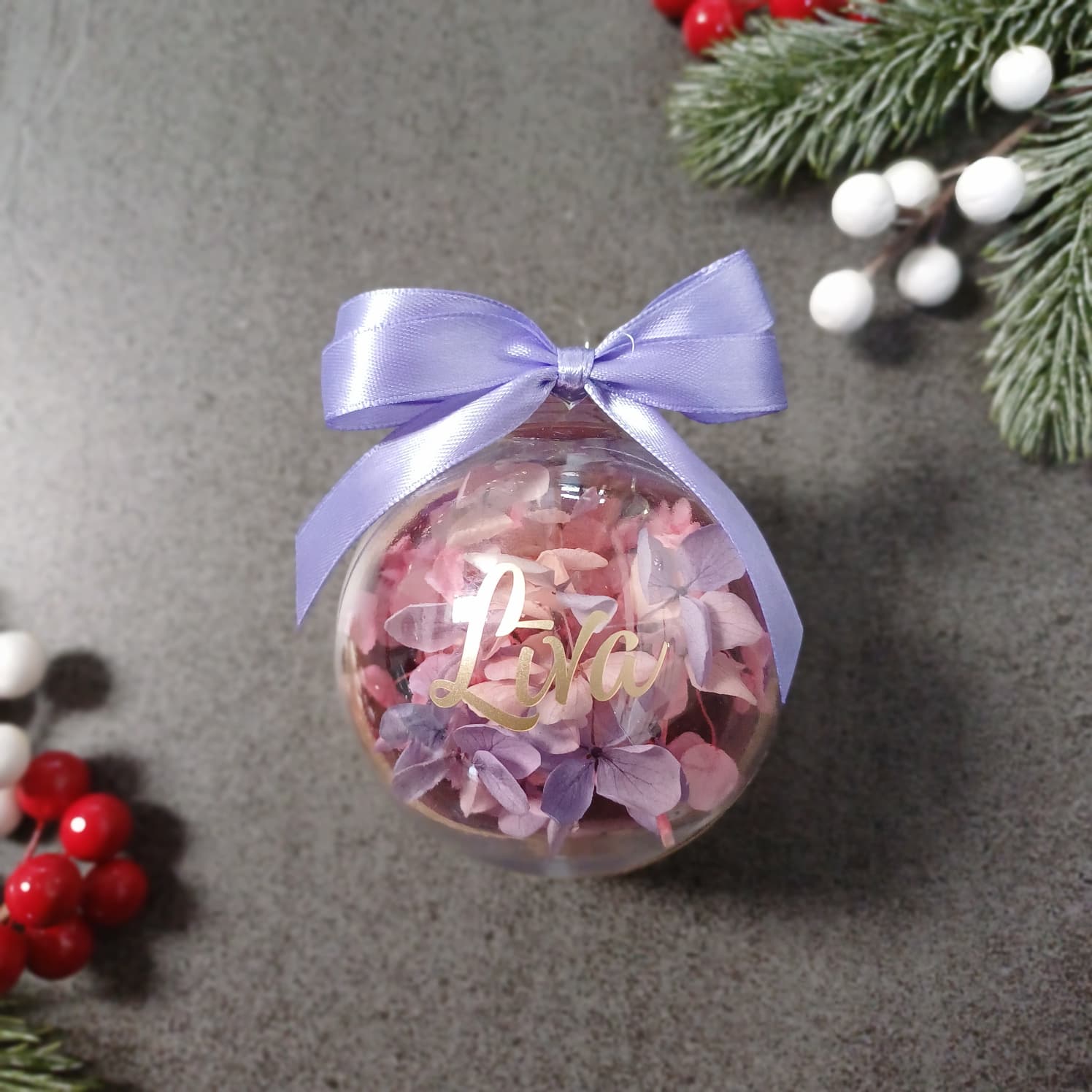 Personazliēta eglīšu bumba ar hortenziju 2026 - Image 4