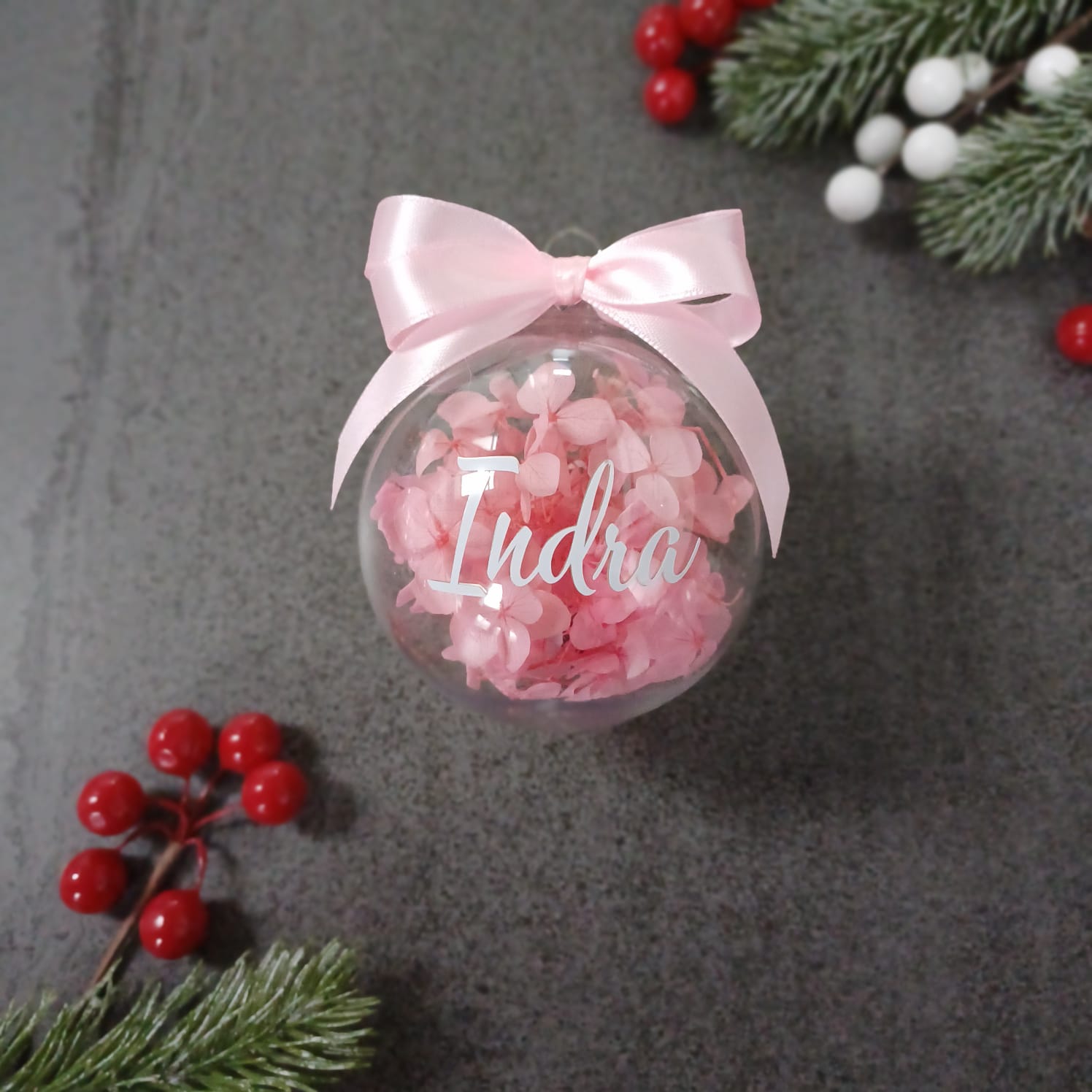 Personazliēta eglīšu bumba ar hortenziju 2026 - Image 7