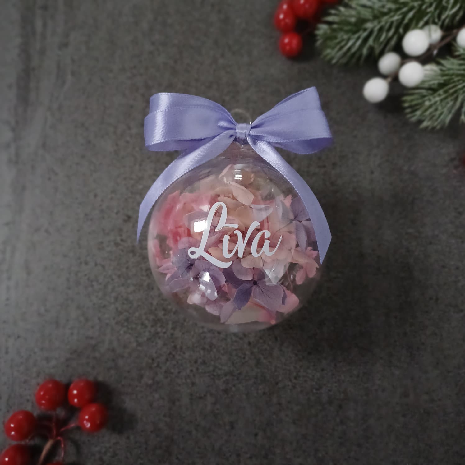 Personazliēta eglīšu bumba ar hortenziju 2026 - Image 8