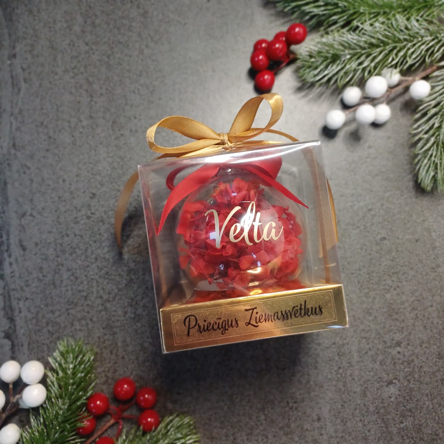 Personazliēta eglīšu bumba ar hortenziju 2026 - Image 10